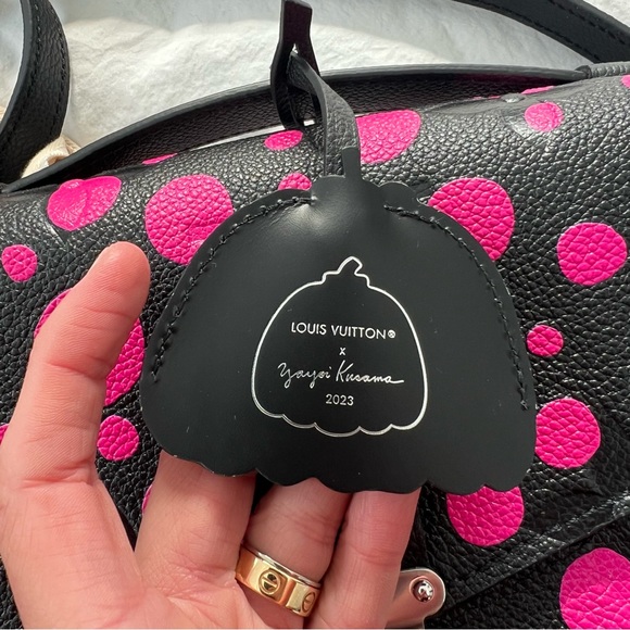 Louis VuittonxYayoi Kusama 2023 Monogram Embossed Dots Empreinte Pochette Métis - Picture 12 of 16